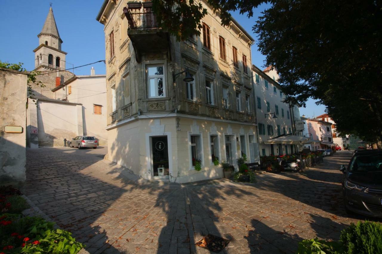 בוזט Studio Apartman Galerija מראה חיצוני תמונה