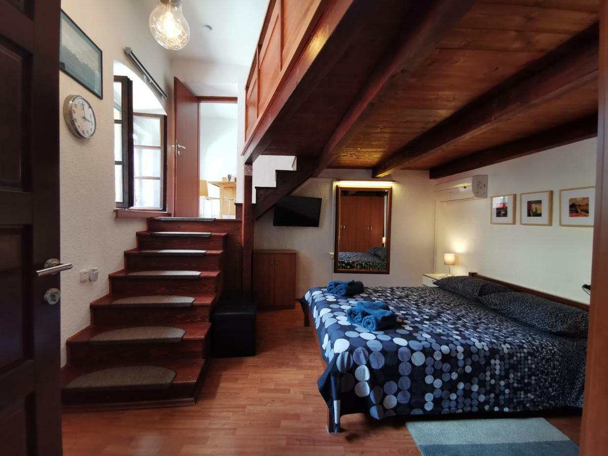 בוזט Studio Apartman Galerija מראה חיצוני תמונה